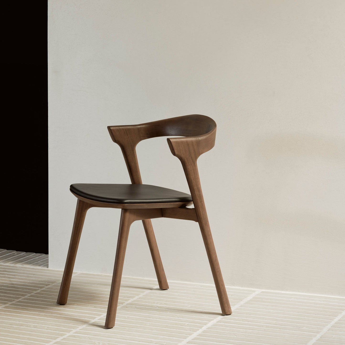 Chaise BOK [ETHNICRAFT] Teck brun assise cuir